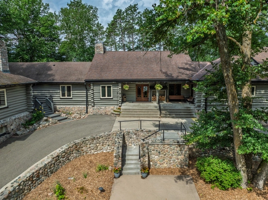 Front entrance of the Main Lodge